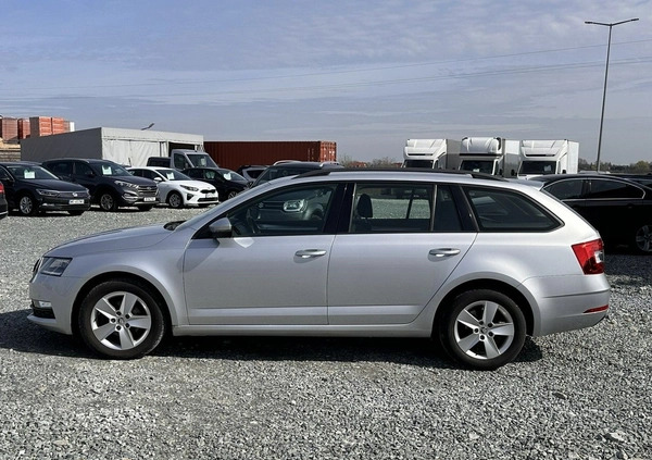 Skoda Octavia cena 54900 przebieg: 124700, rok produkcji 2018 z Wojkowice małe 232